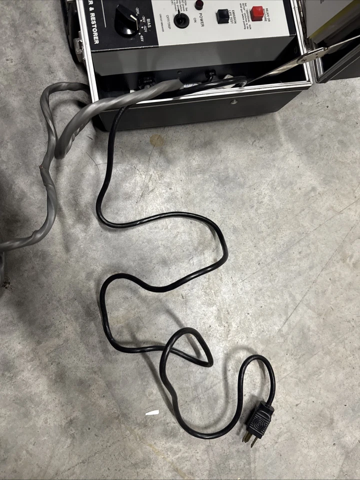 Sencore CR70 The Beam Builder Analizador CRT Universal + Voltaje de Filamento Restaurador Foto 4 de 4