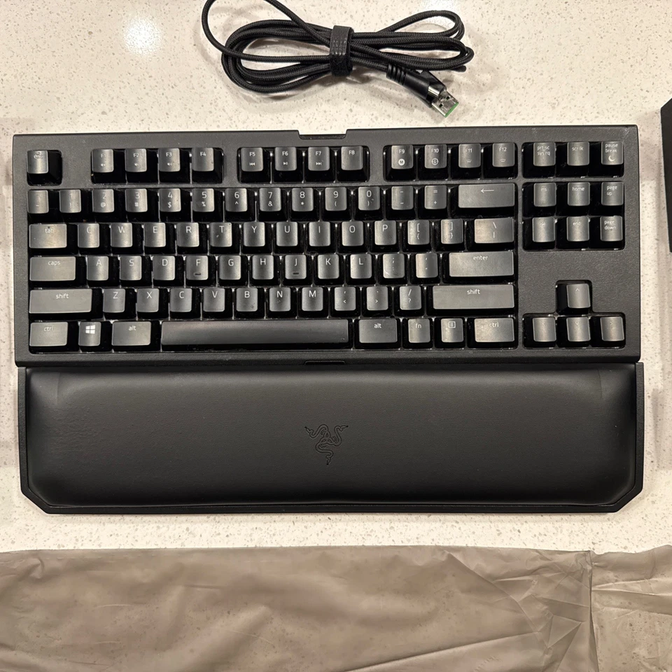 Razer BlackWidow Tournament Edition Chroma V2 Mechanical Keyboard GREEN SWITCH - Image 4 of 4