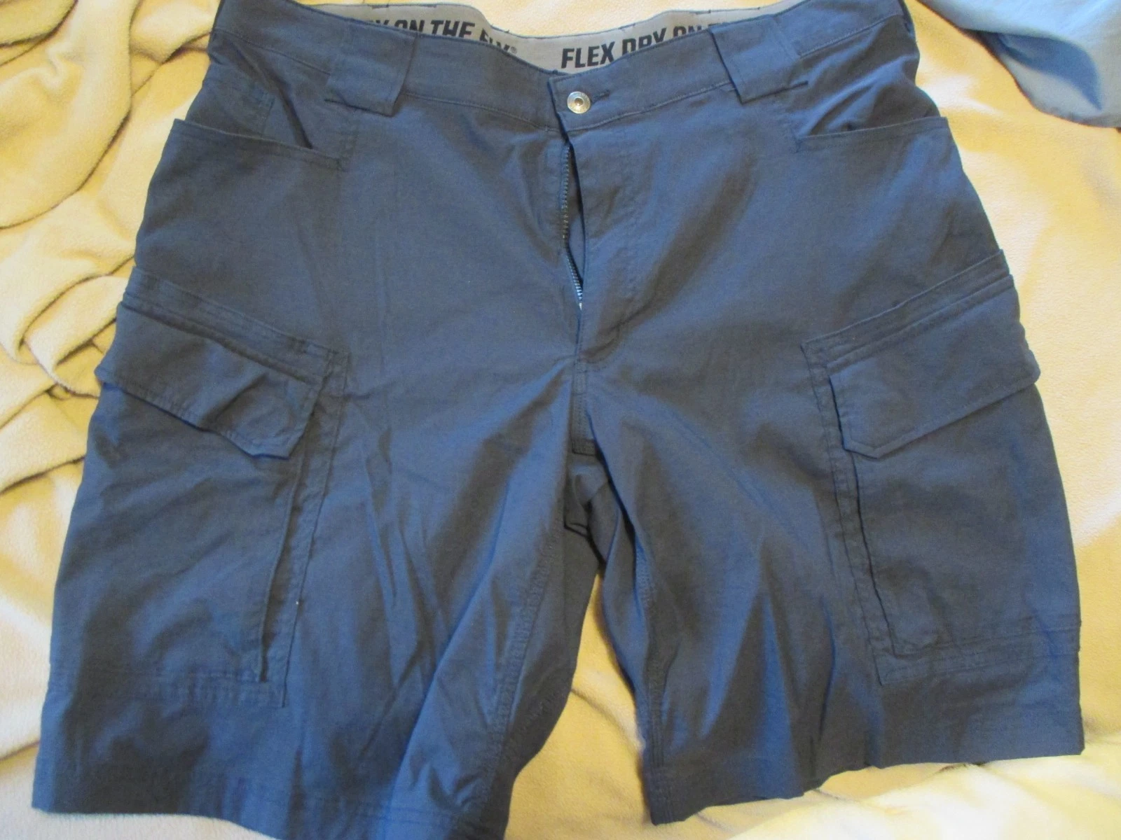 Duluth Trading Men's Flex Dry on the Fly Cargo Shorts 40 Relaxed Fit Navy Blue
