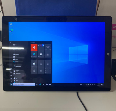 Microsoft Surface Pro 3 12  i5-4300U 4GB RAM 128GB SSD Win 10 Pro