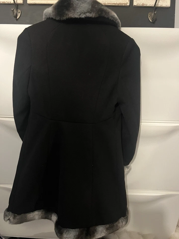 Rothschild Girl's Dark Gray Wool Dress Coat with Black Faux Fur Cape Size 12 - Image 3 of 3