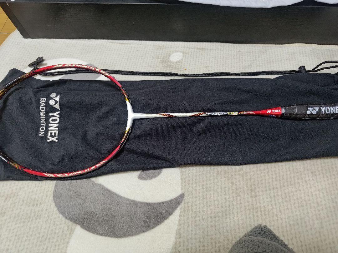 Yonex Voltric 80 2011 Limited Edition 3UG5 Badminton Racquet Yonex Voltric 80 2011 Limited Edition 3UG5 Badminton Racquet