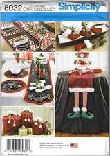Simplicity 8032 Christmas Stockings, Sacks, Table Runner, Placemat UNCUT