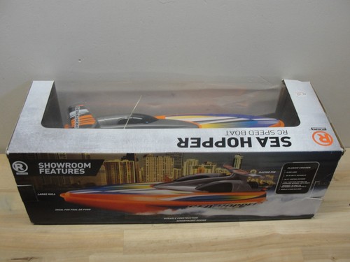 NEW RADIO SHACK SEA HOPPER RC SPEED BOAT - Picture 3 of 3