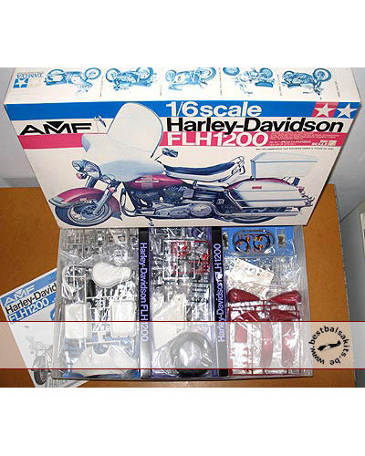 タミヤ1/6スケール Harley-Davidson FLH1200 Harley Davidson FLH 1200 Police Bike in 1:6 scale | Tamiya