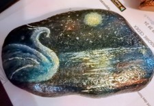 Galet Peint Signé Vintage 