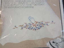 Vogart Crafts PRAYING HANDS Pillowcases Stamped Embroidery or Painting 8501B NOS