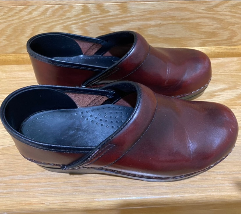 Dansko Professional Red patent leather Slip -On Box Clog