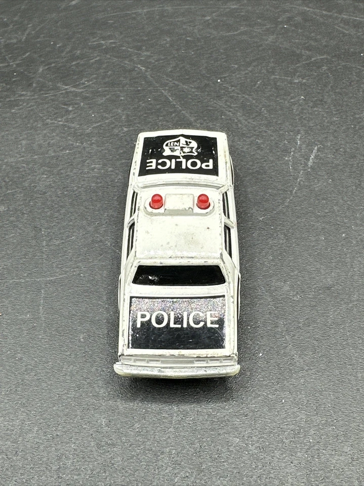 MAJORETTE Chevrolet Impala Police Sonic Flashers 1/64 Vintage Diecast Model - Image 3 of 4