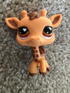 littlest pet shop giraffe