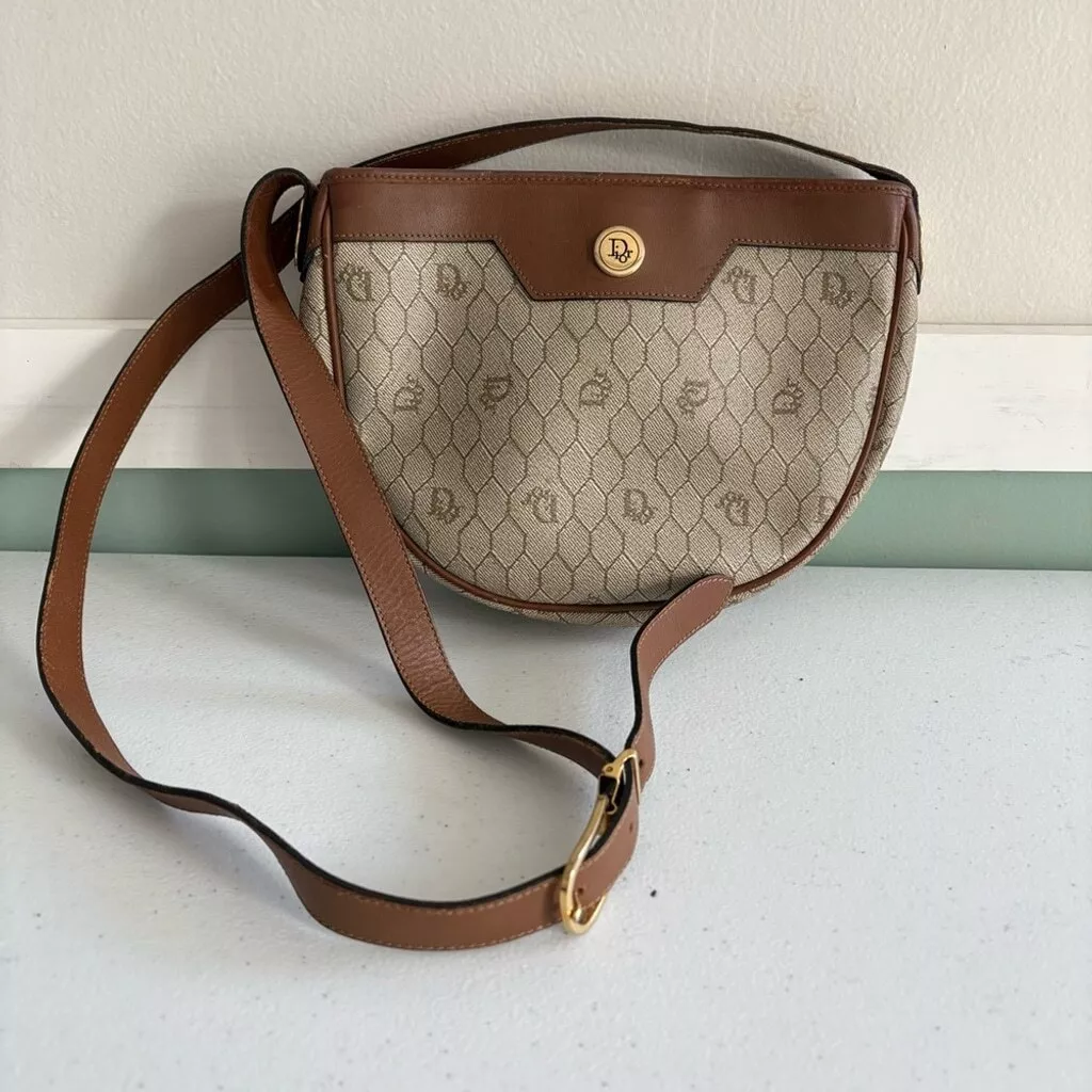 Sac bandoulière Christian Dior nid d'abeille beige forme U vintage petit