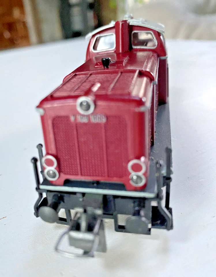 Vintage Trix Express International 2466 German DB V 100 009 Diesel Red All Metal - Image 3 of 4
