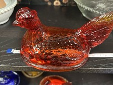 L.E. Smith UV Reactive Amberina Glass 5.5” Hen on Nest ~ TOP ONLY