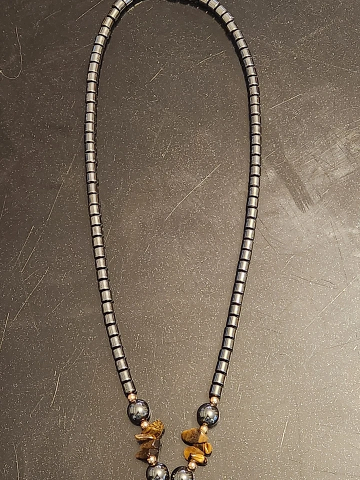 赤铁矿串珠项链雕刻老虎眼大象吊坠 18 英寸长 — 第 2/4 张图片