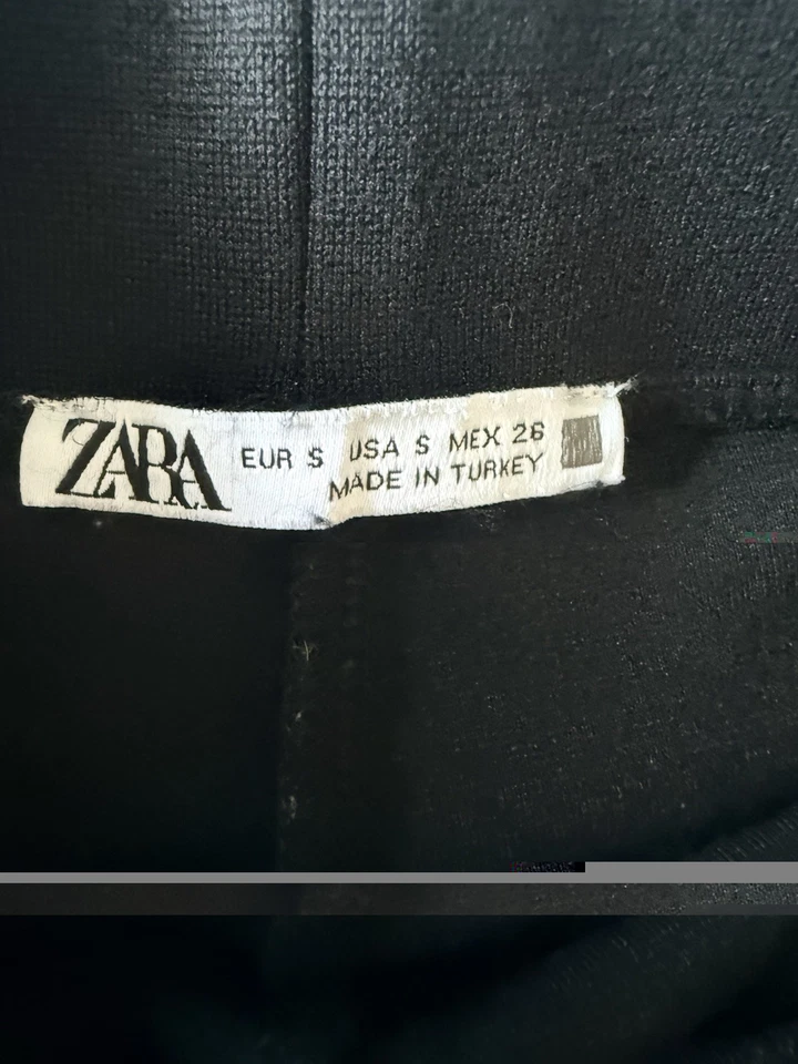 ZARA Women’s Black Ankle Leggings Size S Regular Solid Button Accents - Image 3 of 4