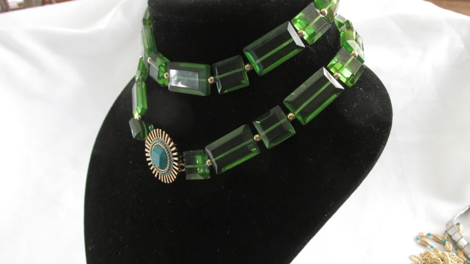 kate spade new york green lucite bead 31'' necklace - Image 2 of 4