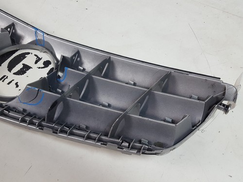 2008-2014 Mercedes Benz W204 SEDAN C230 C250 C300 C350 C63 Front Grille OEM USED - Picture 7 of 8