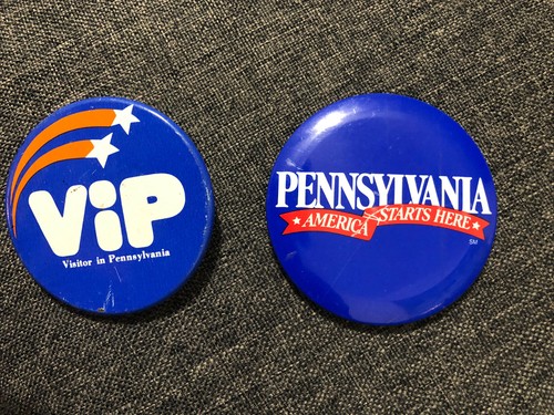 2 Vtg RARE VIP Visitor in Pensylvania & America Starts Pinback Retro Pin Button
