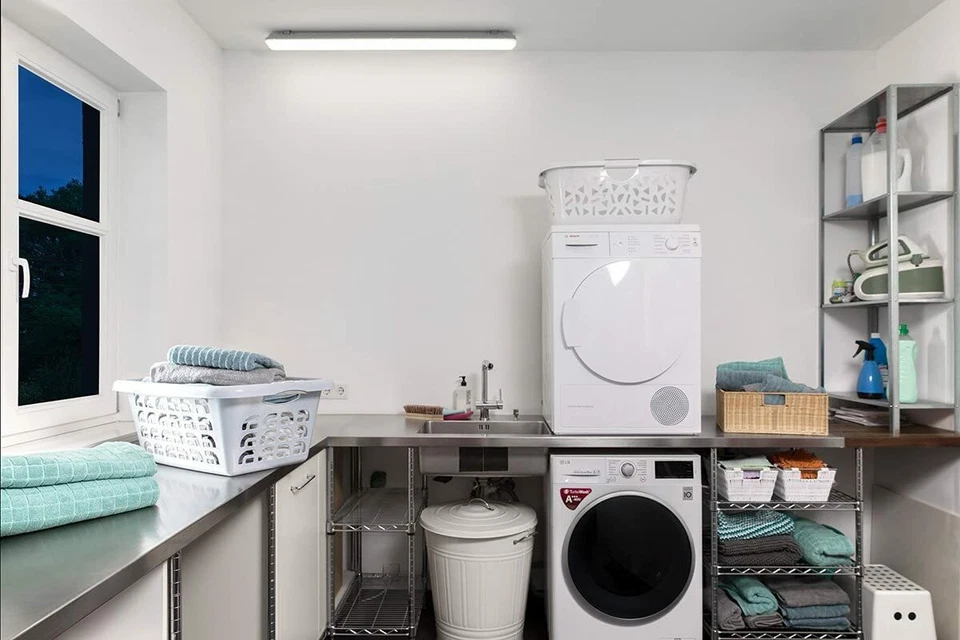 OSRAM LED Feuchtraum-Leuchte, IP65, kaltweiß, 59cm, blendfrei, matt, 1500 Lumen