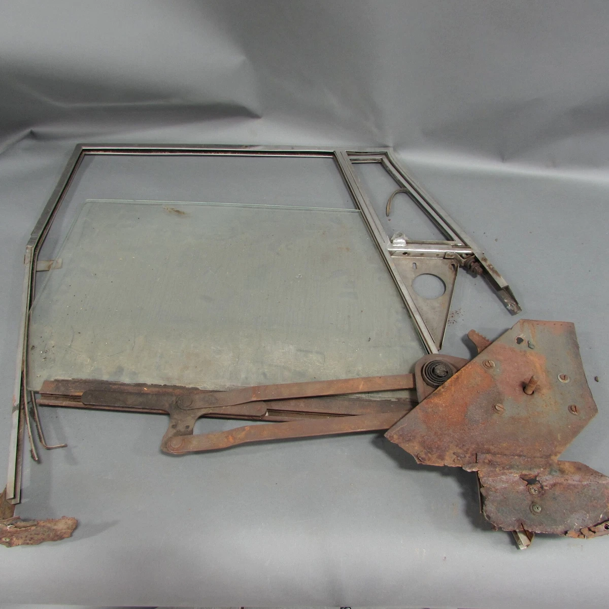 1963 Facel Vega III 3 Drivers Side Door Window Frame Oxidized Dented Broken