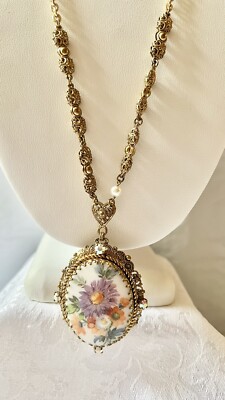 Collier Ancien Fin Avec Strass Rouge - Bijou Vintage - Occasion En Bon état - Parfait Pour Une Touche Rétro