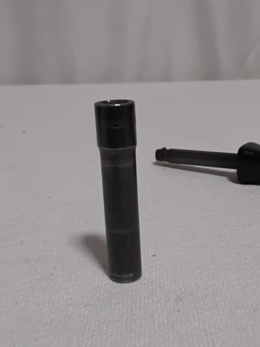 Snap-on GM4A 1/4" Drive 6" Standard Shank Pin Lock Driver & GSTM8 1/4" Socket - Picture 9 of 10