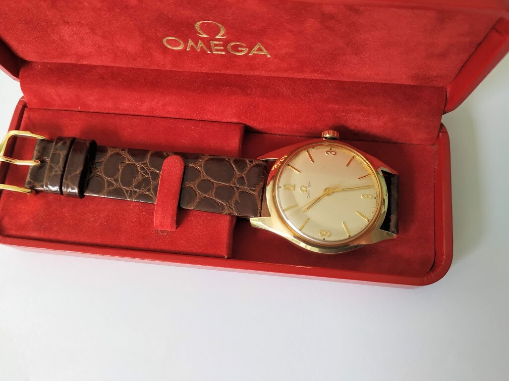 American Wristwatches 洋書 本 88年 40s 50s American Wristwatches 洋書 本 88年 40s 50s