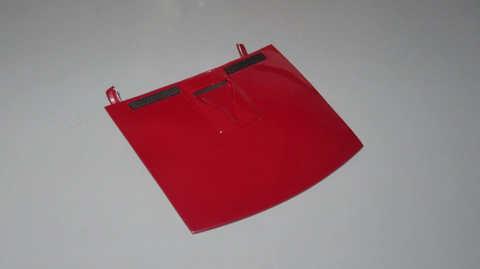 1:18  AUTOART HOLDEN COMMODORE VL SS GRPA ,PERMANENT RED BONNET ONLY, PAINT RASH - Image 2 of 4