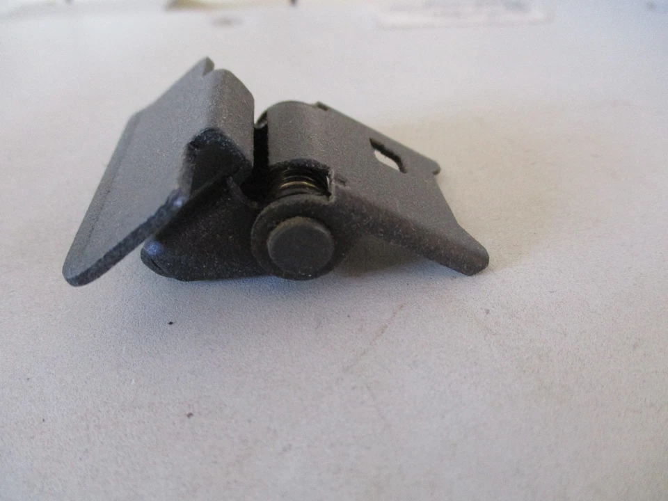 1 CHARNIERE DE CAPOT DE PLATINE VINYL PIONEER PL-3,4,5,7,250,300,400 COVER HINGE - Photo 4/4