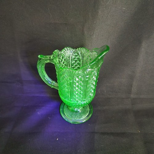 Uran Grün Depression Glas Schliff Diamant Lüfter Muster Milchkännchen kleiner Krug - Bild 9 von 11