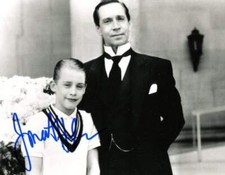 ACTOR Jonathan Hyde "HOME ALONE" autograph, signed photo