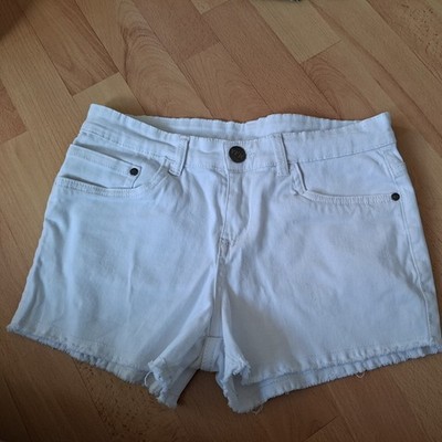 Y.F.K tolle Short weiß Gr. 164