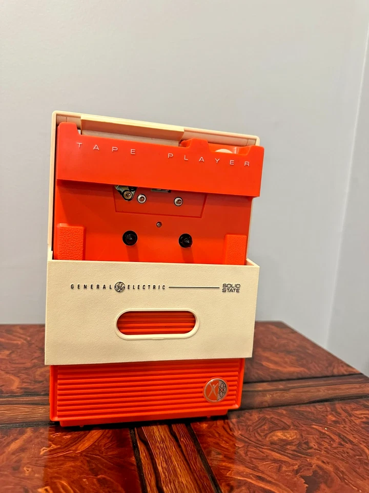 RARO 1967 GE G3700 Era Espacial Mod NARANJA Reproductor de Cinta de Cassette Audio Portátil Foto 2 de 4