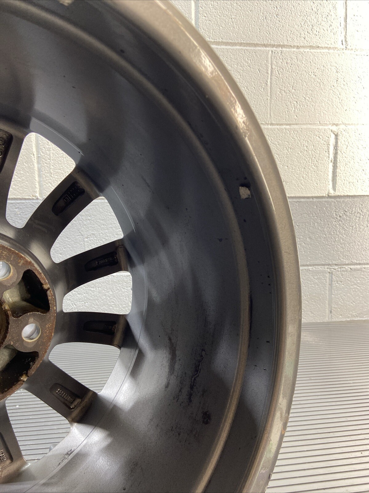 2014-2017 Maserati Ghibli Wheel Rim Disc 9.5j x 18 Genuine OEM *NOTE*