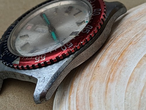 Vintage Endura 5 ATM Day-Date Diver Watch w/Signed Crown,Pepsi Bezel FOR PARTS - Picture 15 of 21