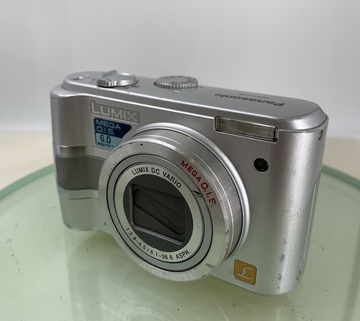 Panasonic Lumix DMC-LZ5 6.0MP Compact DigitalCamera
