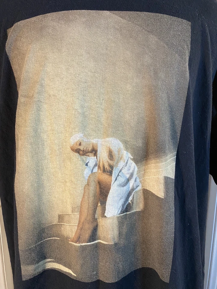 CAMISETA ALBUM ARRIANA GRANDE STAIRS UNISEX TALLA XL Foto 2 de 4