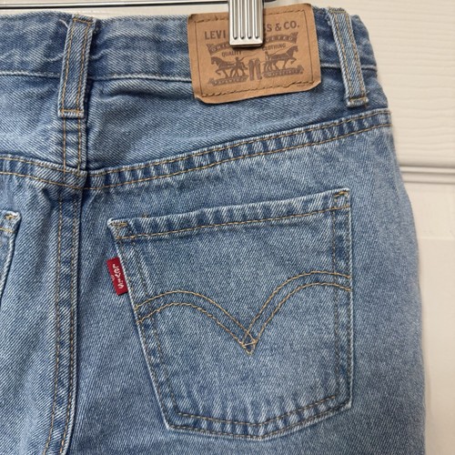 Levi’s Low Pitch Midi Blue Denim Jean Shorts Embroidered Daisy Girls Size 10 Reg - Picture 7 of 11