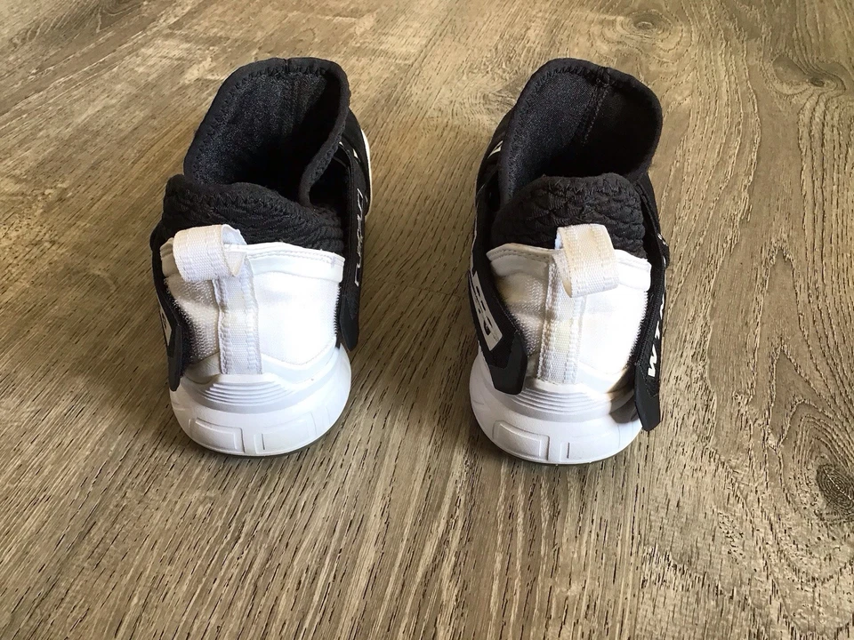 耐克 Youth 尺码 5.5Y 勒布朗士兵黑色运动鞋 AA1352-005 篮球鞋 — 第 3/4 张图片