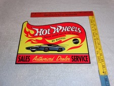 VINTAGE HOT WHEELS MATTEL AUTHORIZED DEALER 12" METAL DIE-CAST CAR GAS OIL SIGN - Image 2
