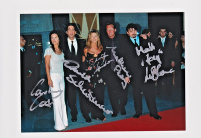 FRIENDS Cast 5 x Original Signiert Foto 17,5 x 13 Matthew Perry,Jennifer Aniston