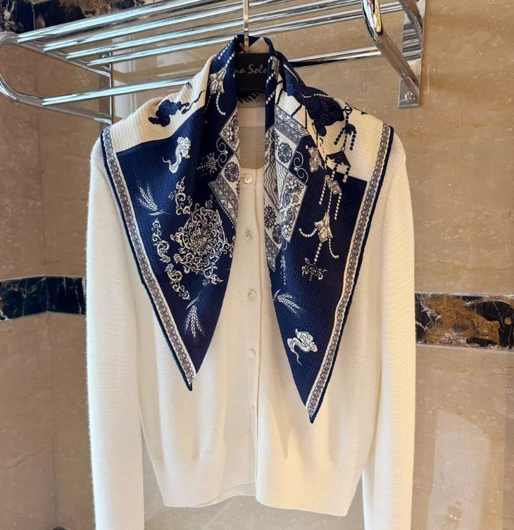 70% Cashmere 30% Silk Red Totem Print Double-Sided Shawl Wrap Scarf 63x63cm