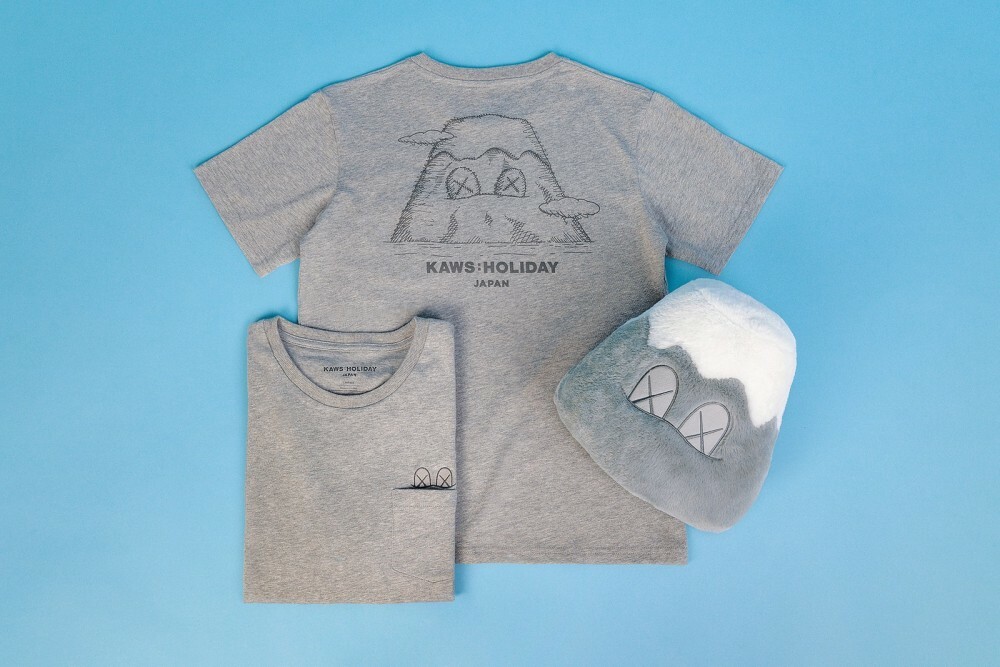 KAWS HOLIDAY Jp Mount Fuji Plush & Pocket T-shirt Gray Color KAWS HOLIDAY Jp Mount Fuji Plush & Pocket T-shirt Gray Color