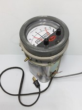 DWYER 3330 PHOTOHELIC PRESSURE SWITCH/GAUGE  USED NOT TESTED 