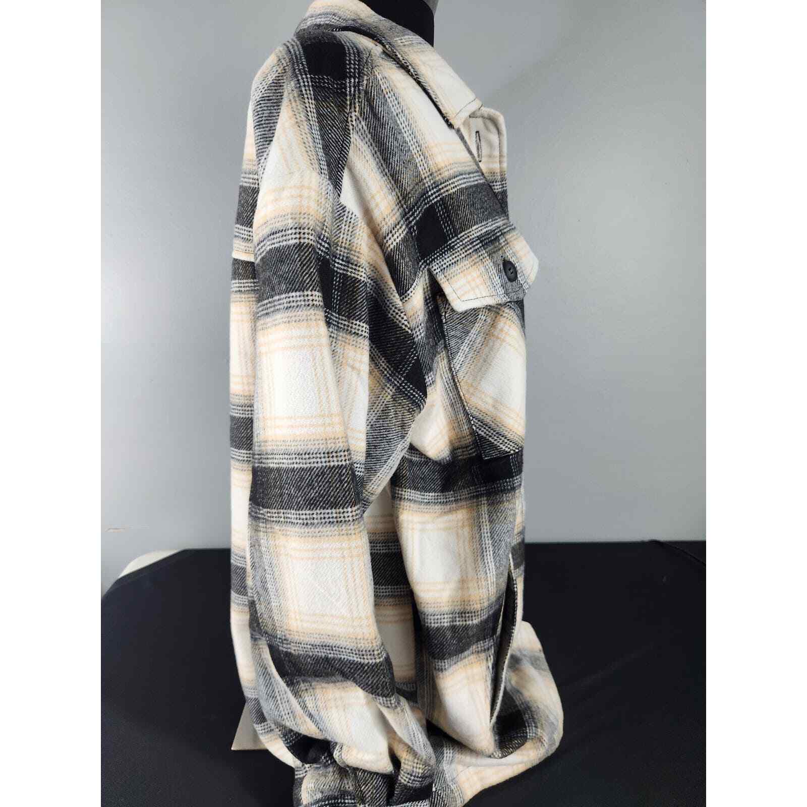 Love Tree lined shacket with pockets - image 6