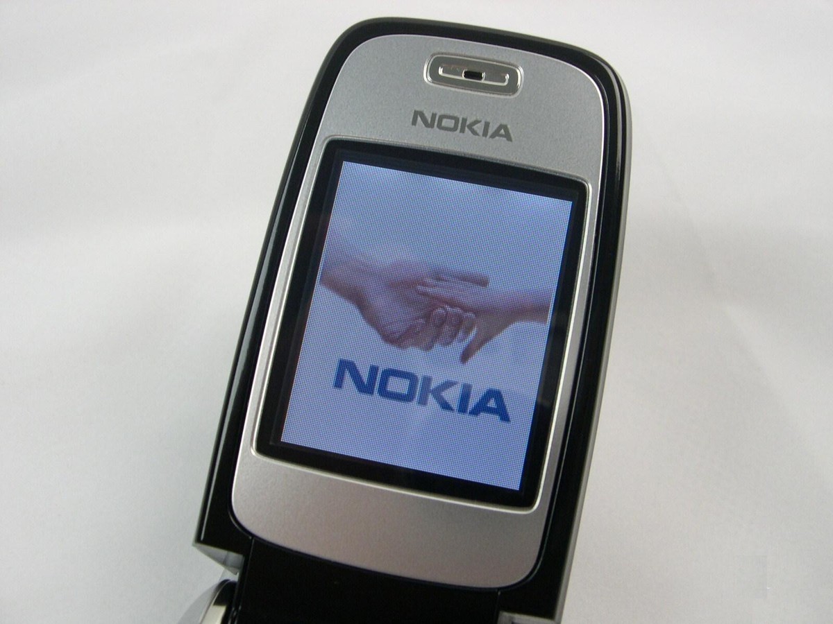 Original Nokia 6101 Flip unlocked for GSM 900/1800/1900MHZ FM