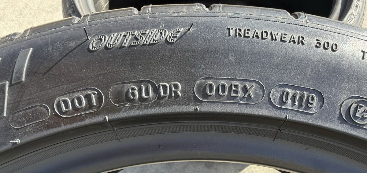 Set of FOUR BRAND NEW 265/40ZR18 Michelin Pilot Super Sport Tires