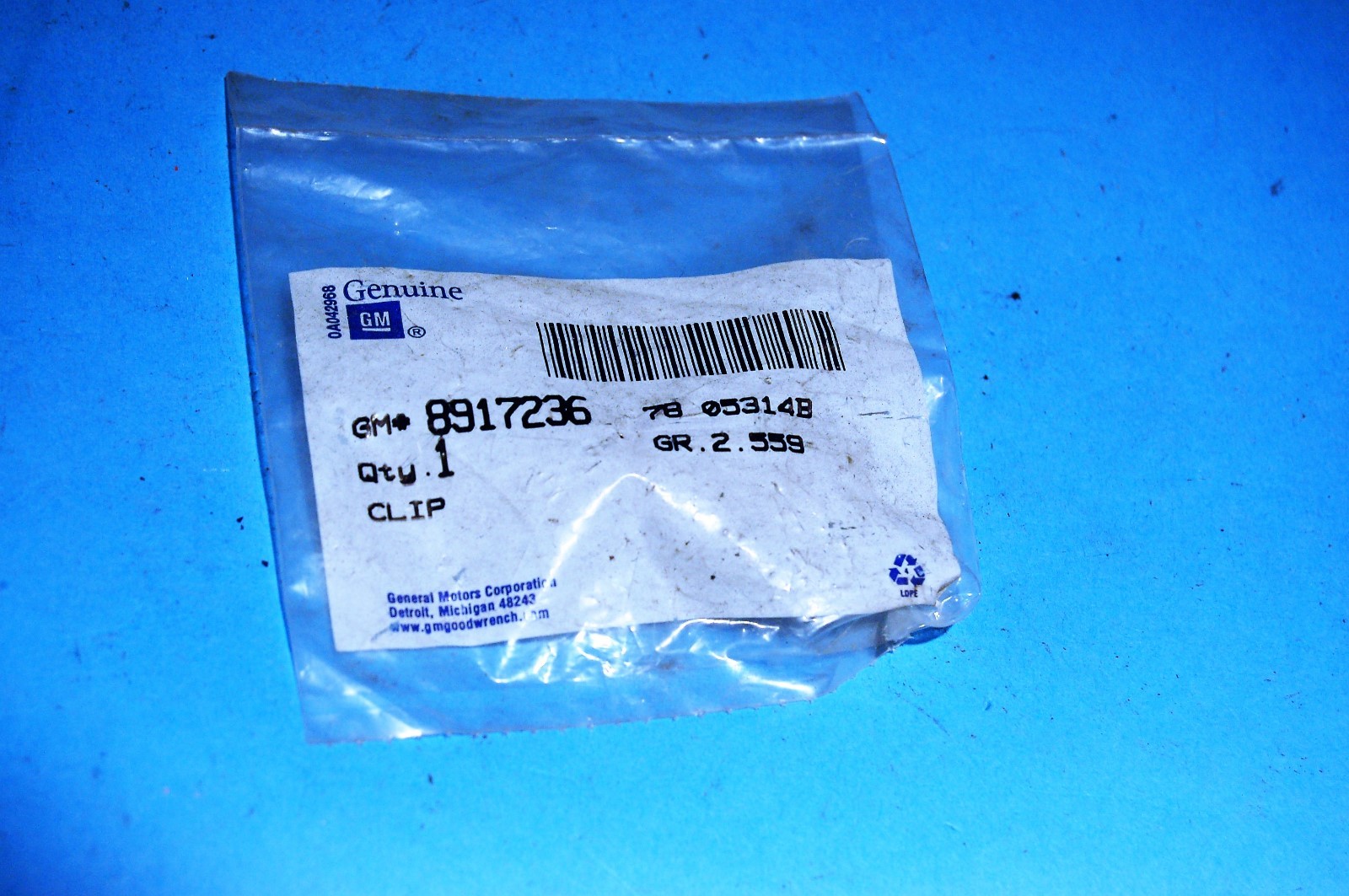 198496 c4 corvette under hood light harness clip 8917236 NOS NEW GM