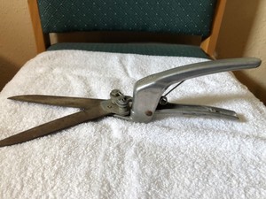 handheld hedge clippers