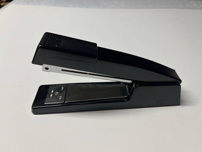 Vintage Stanley Desktop Bostitch Stapler, All Metal Black Model B440. Holds 210